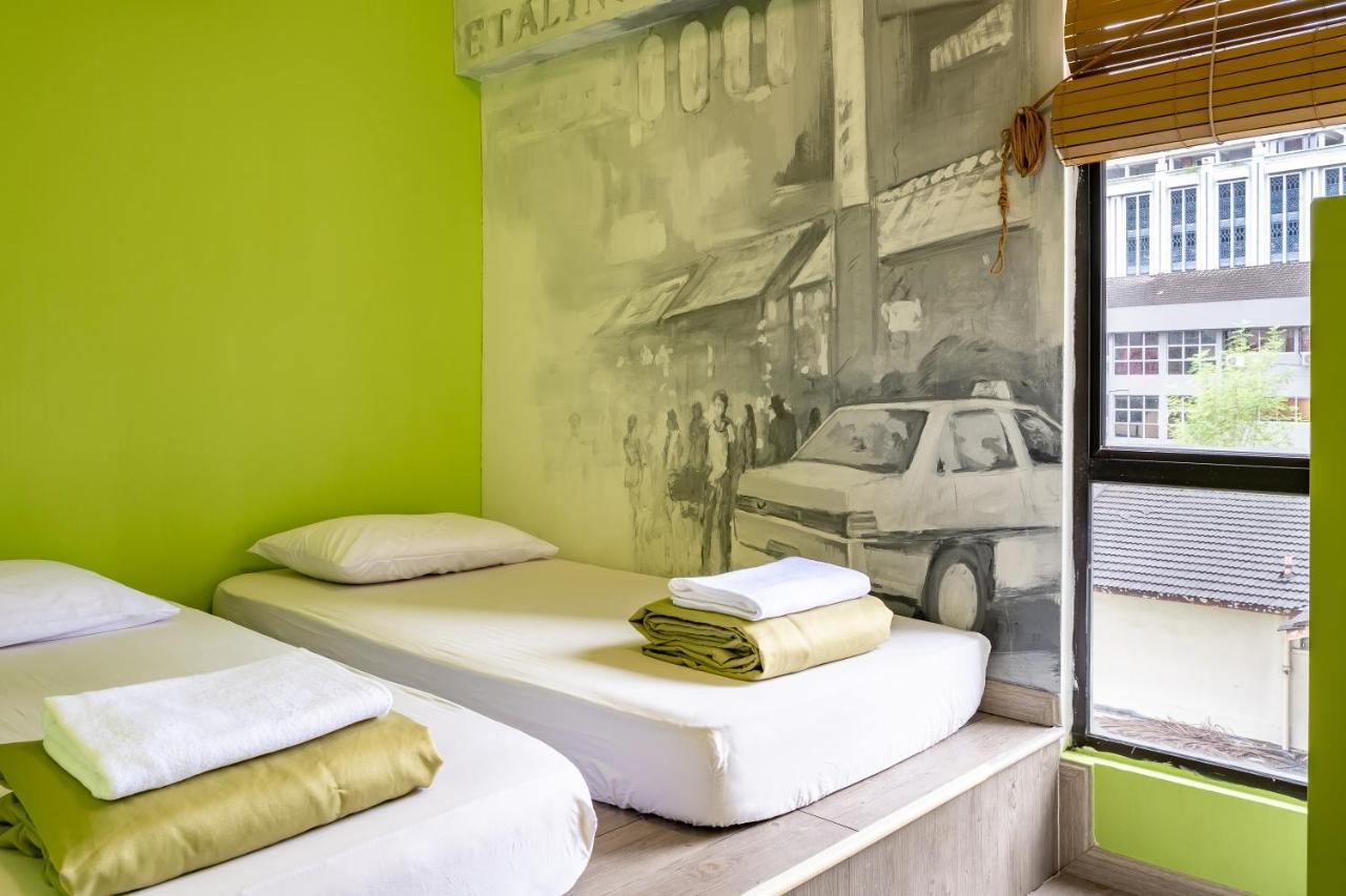Pods The Backpackers Home & Cafe, Kuala Lumpur Exterior photo