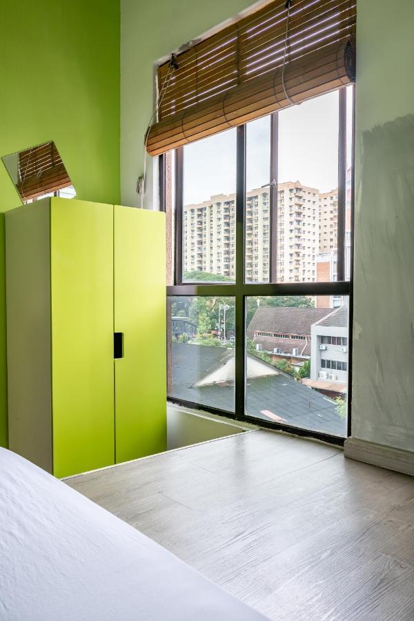 Pods The Backpackers Home & Cafe, Kuala Lumpur Exterior photo